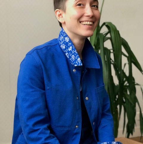 Camille Andrieux, directrice artistique et co-fondatrice de HABILE, s'est formée auprès de Alexander McQueen et Marc Jacob. Elle crée une mode responsable dans le choix des matières et des petites mains qui la fabriquent.