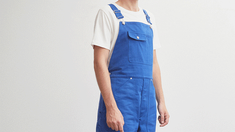 Le double emploi : salopette + pantalon