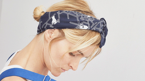 le bandana HABILE au portée , à la taille ou dans les cheveux, à vous de choisir