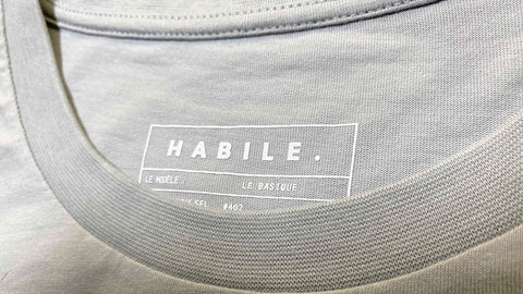 zoom sur la matière et l'encolure de notre basique HABILE