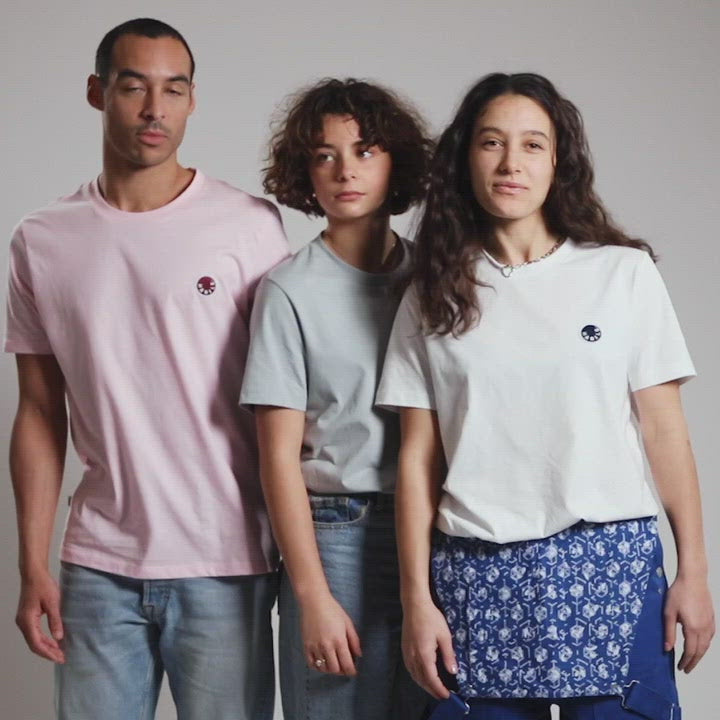 on a voulus faire bouger nos trois couleurs de tee-shirt LE BASIQUE, rose guimove, blanc et gris chiné, parce que le coton BIO c'est bien , la couleur, la coupe et le confort c'est HABILE :-) 
